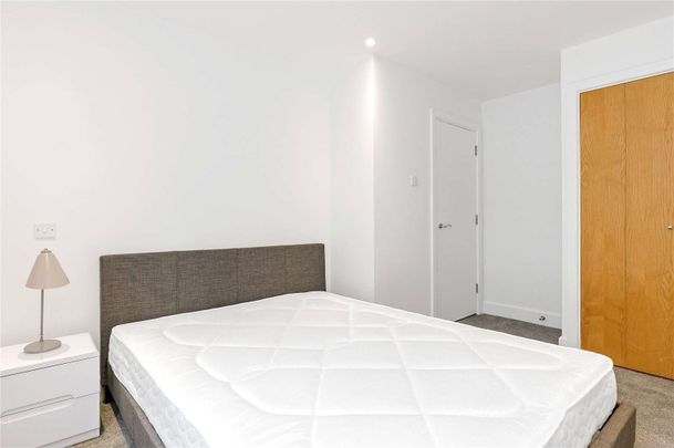 An exceptional one bedroom apartment set in a popular development. - Photo 1