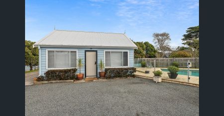 Country Style Living - Photo 4