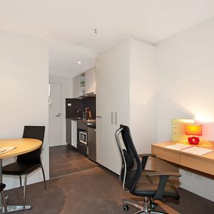 North Melbourne | Student Living on Villiers | 1 Bedroom (Air-Conditioned) - Photo 2