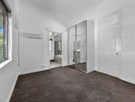 569 Vulture Street East, East Brisbane QLD 4169 - House For Rent | Domain - Photo 2