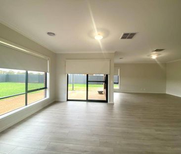 Perfect Location - Ideal family home - Photo 3