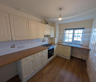 3 bedroom semi-detached house to rent - Photo 6