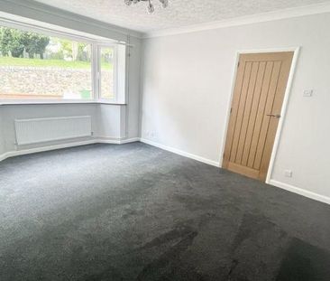 3 bedroom detached bungalow to rent - Photo 2