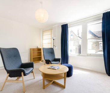 2 bedroom flat to rent - Photo 2