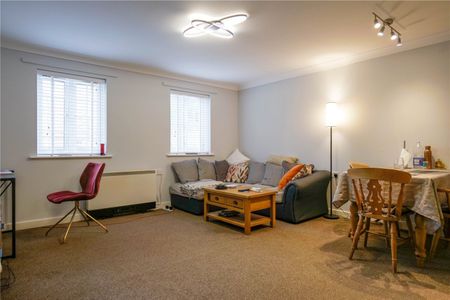 Ruskin, Henley Road, Caversham, Reading, RG4 - Photo 4