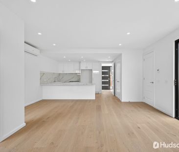 Brand-New Luxury Townhouse - Photo 2