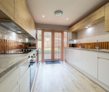 1 bedroom in a house share to rent - Photo 5