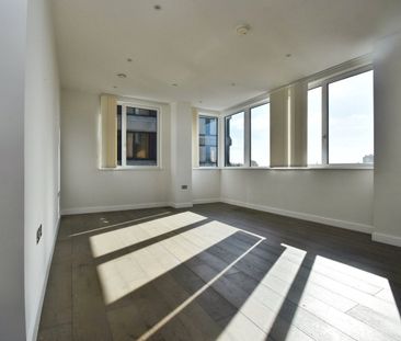 Flat to rent - High Street, Bromley, BR1 - Photo 3