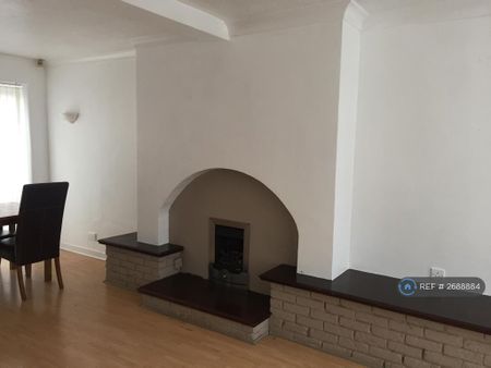 2 bedroom semi-detached house to rent - Photo 2