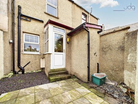 2 bedroom terraced house to rent - Photo 4