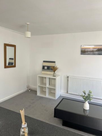 1 Bed Flat, Club Garden Road, S11 - Photo 2