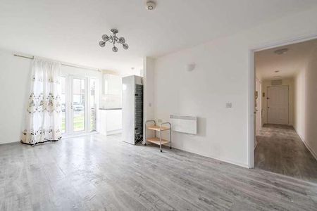 Outlook House, En, Enfield, EN3 - Photo 5