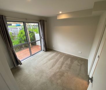 3-Bedroom, 3-Bathroom Townhouse in the Heart of Papakura – $620/week - Photo 1