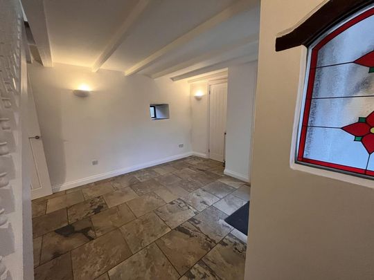 2 bedroom terraced house to rent - Photo 1