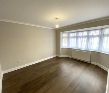 5 bedroom semi-detached house to rent - Photo 4