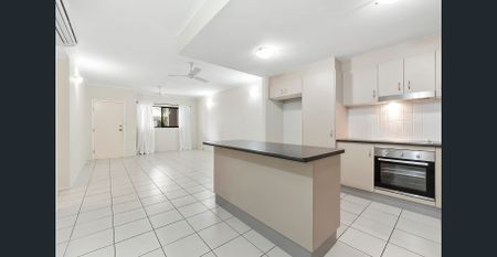 SPACIOUS TWO BEDROOM APARTMENT IN SECURE COMPLEX - Photo 5