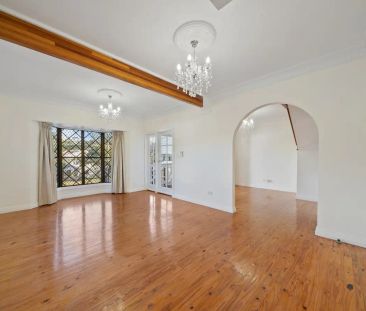 “Be Prepared - You're Going to Fall In Love” - Photo 4