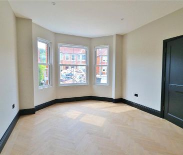 4 bedroom detached house to rent - Photo 2