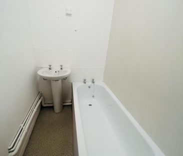 1 bedroom ground floor flat to rent - Photo 6