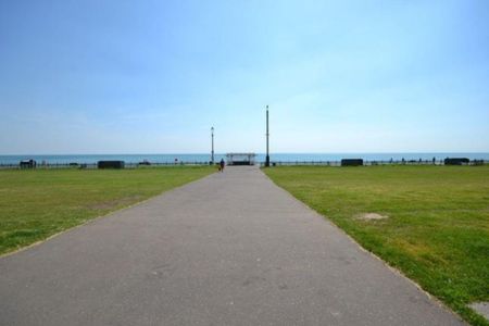 Dudley Mansions, Lansdowne Place, Hove - Photo 3