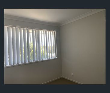 FOUR BEDROOM FAMILY HOME - GREAT LOCATION - Photo 3