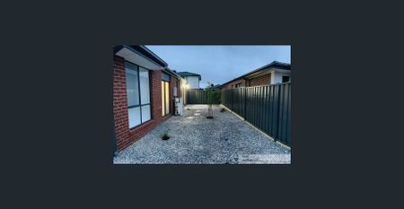 WELL PRESENTED FAMILY HOME! - Photo 4