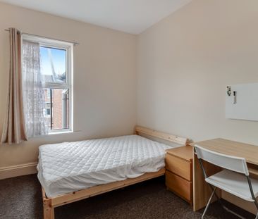 5 Bed Student Accommodation - Photo 4