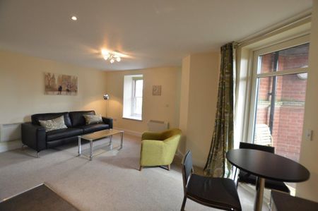 2 bedroom flat to rent - Photo 2