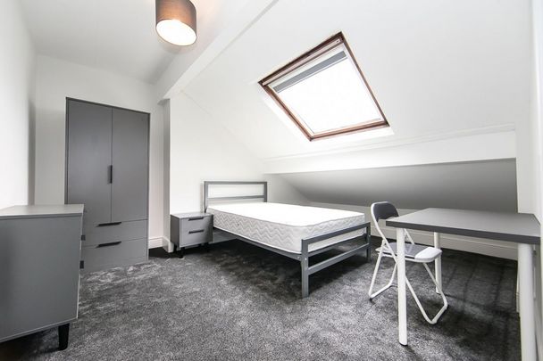 Delph Lane, Woodhouse, Leeds - Photo 1