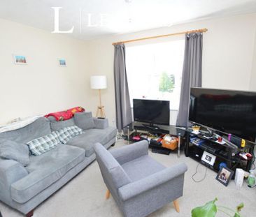 2 bedroom flat to rent - Photo 2