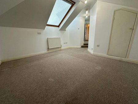 3 bedroom semi-detached house to rent - Photo 4