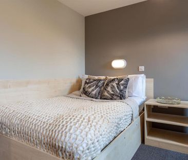 1 bedroom in a flat share to rent - Photo 4