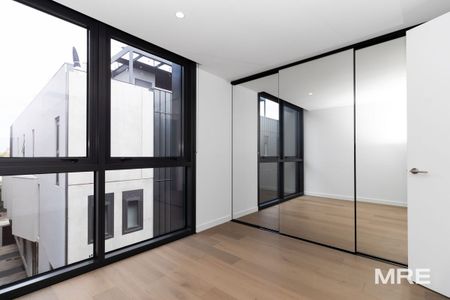 15/10 Boundary Street, South Melbourne - Photo 3