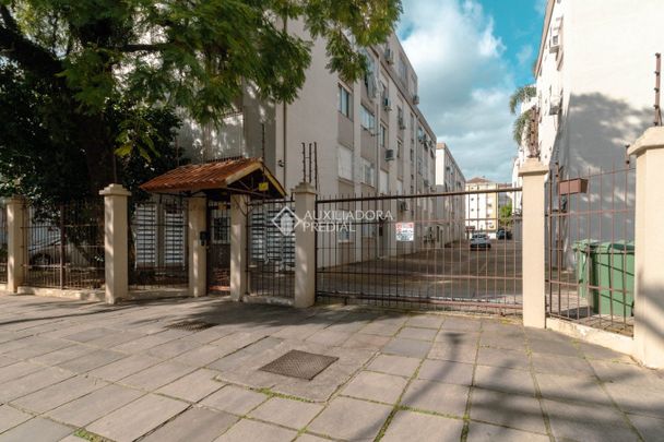 Kitnet com 1 quarto e 34m² para alugar em Vila Ipiranga, Porto Alegre. - Photo 1