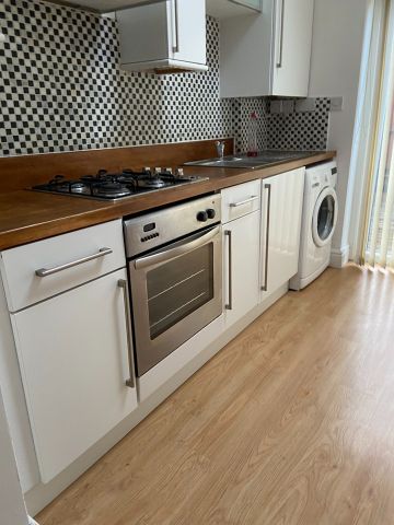 2 Bed Semi-Detached House, Holdenhurst Road, BS15 - Photo 5