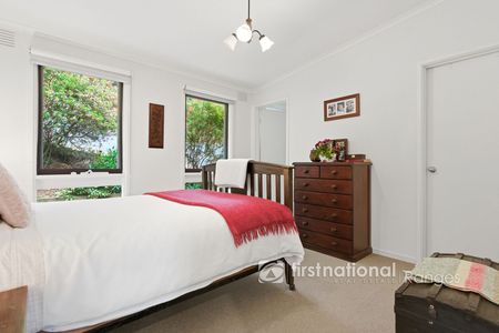 Private Hills Sanctuary with stunning views - Photo 4