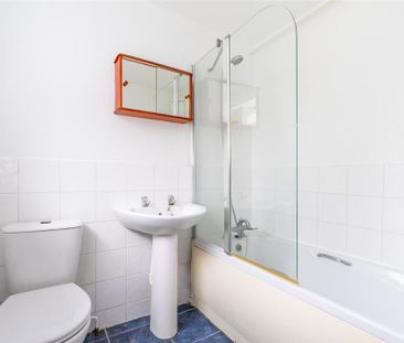 2 bedroom bungalow to rent - Photo 2