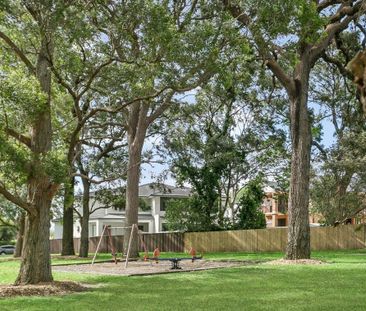 BEAUTIFUL FAMILY HOME, FULLY RENOVATED. - Photo 2