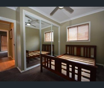 Neat & tidy easy maintenance 2 bedroom home - Photo 2