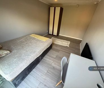 4 bedroom terraced house to rent - Photo 3