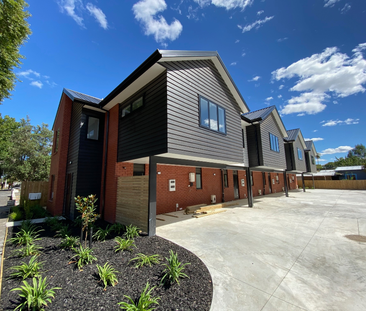 Modern 1-Bedroom Studio Unit for Rent – Hamilton East, 3216 Offerin... - Photo 2