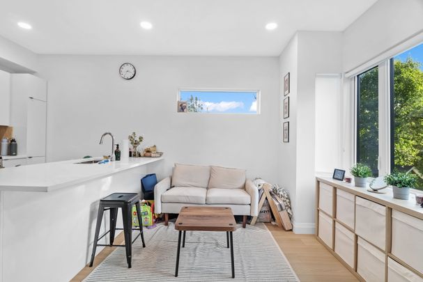 For Lease - 368 Tweedsmuir Avenue Unit# 301, Westboro - Hampton Park, Ontario - Photo 1