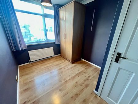 3 bedroom end of terrace house to rent - Photo 3