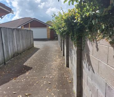 Pet Friendly Epsom Family Home - Photo 5