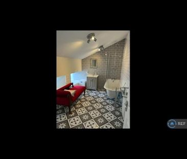 2 bedroom end of terrace house to rent - Photo 1