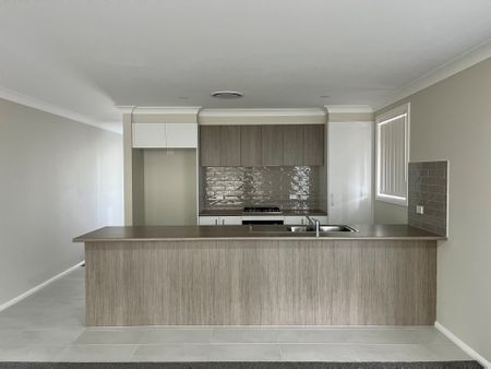 CALALA - Modern Family Home - Photo 2
