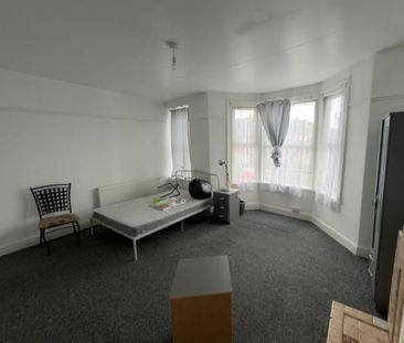 4 bedroom house to rent - Photo 3