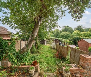 Gomshall Gardens, Kenley, CR8 - Photo 1