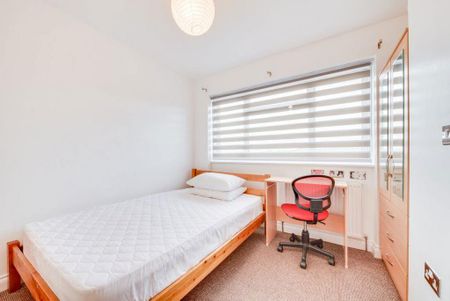 6 bedroom house to rent - Photo 3