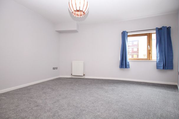 Queen Elizabeth Gardens, New Gorbals, Glasgow - Photo 1